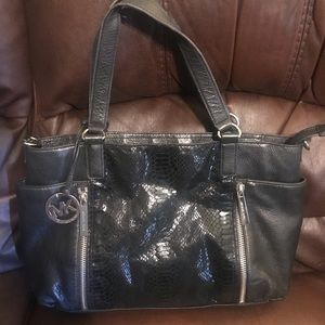 Black Micheal Kors purse